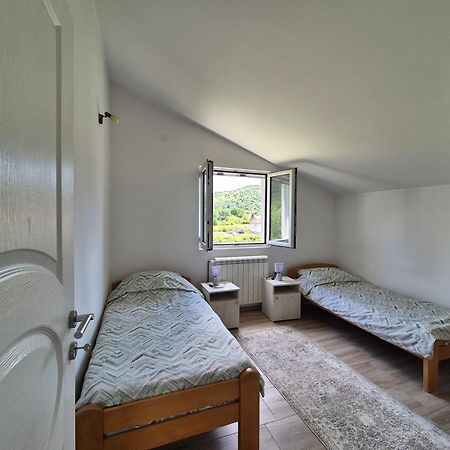 Cozy, Fully Equipped, Free Parking&Wifi, Quiet, 2Bd Apartment พอดโกริกา ภายนอก รูปภาพ