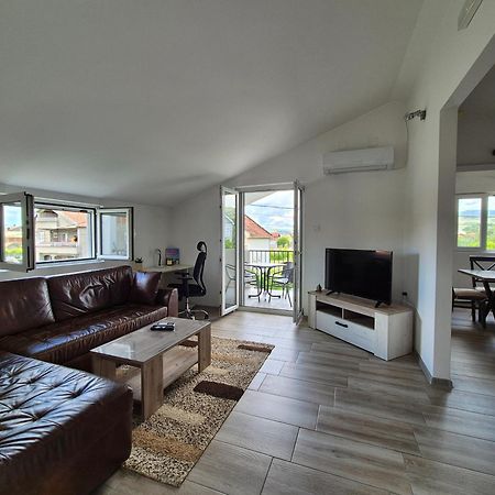 Cozy, Fully Equipped, Free Parking&Wifi, Quiet, 2Bd Apartment พอดโกริกา ภายนอก รูปภาพ