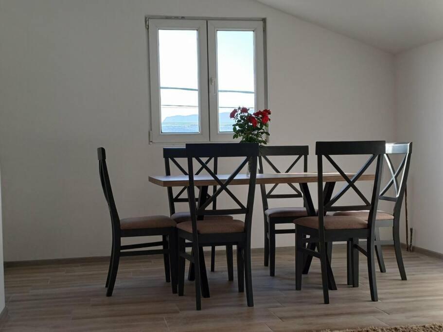 Cozy, Fully Equipped, Free Parking&Wifi, Quiet, 2Bd Apartment พอดโกริกา ภายนอก รูปภาพ