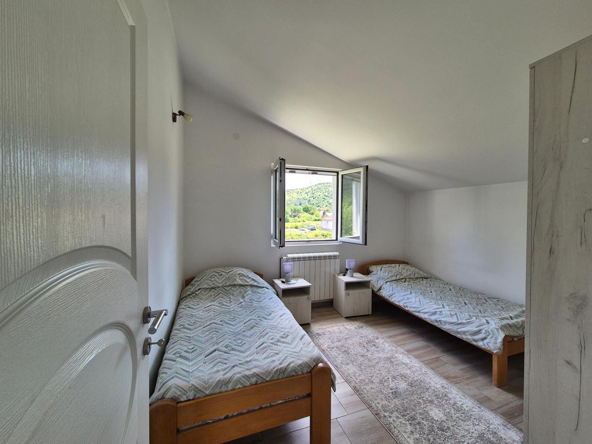 Cozy, Fully Equipped, Free Parking&Wifi, Quiet, 2Bd Apartment พอดโกริกา ภายนอก รูปภาพ